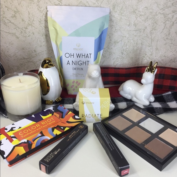 Makeup & bath relax. Anastasia and multiple brand